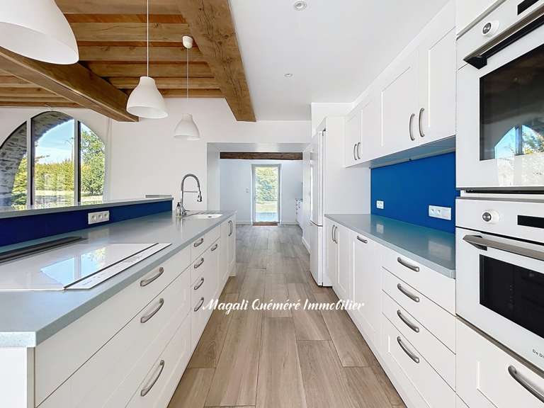 Maison Montfort-sur-Meu - 6 chambres - 350m²