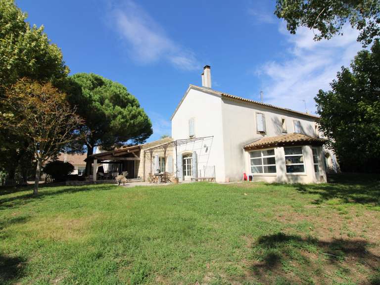Maison Lunel - 13 chambres - 700m²