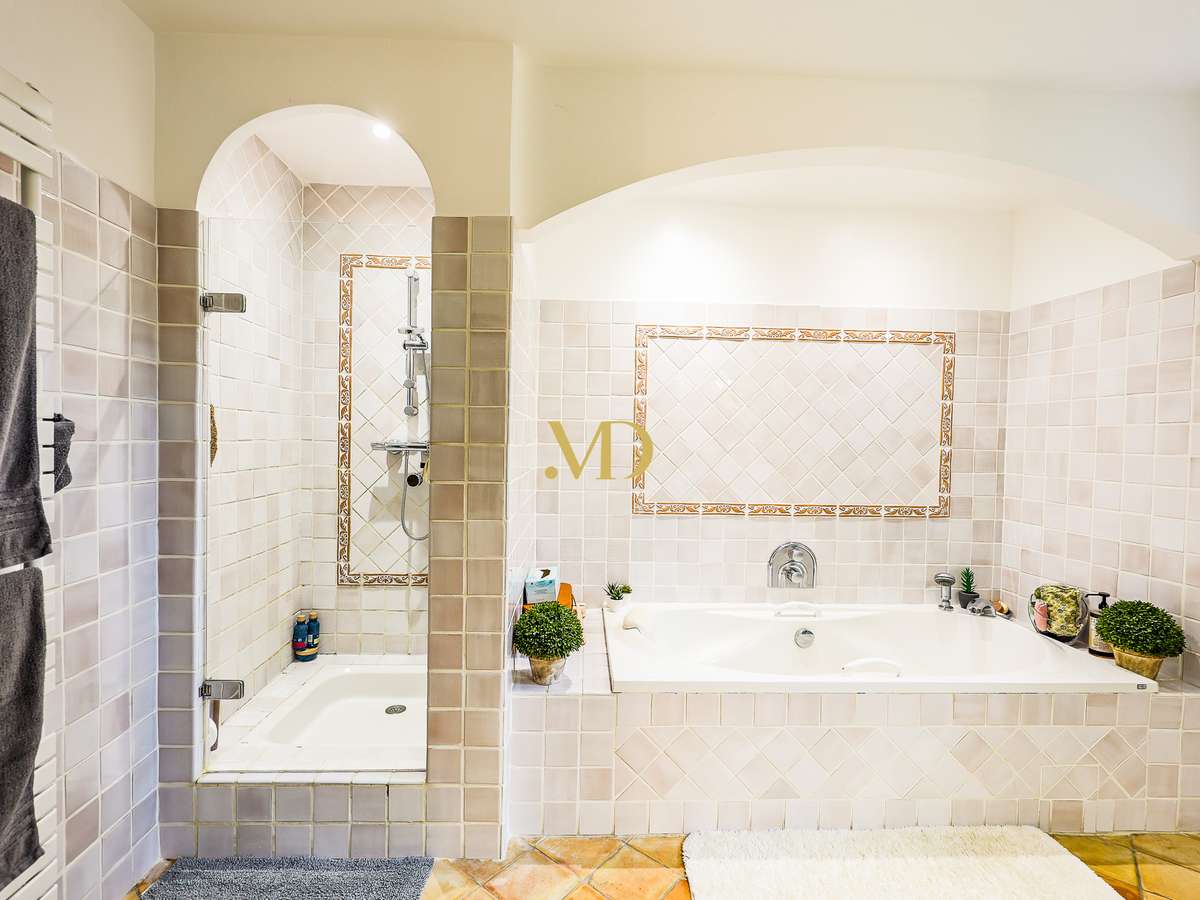 House Saint-Martin-de-Castillon