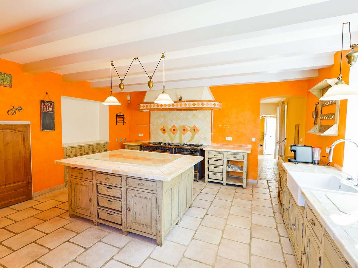 Maison Caseneuve
