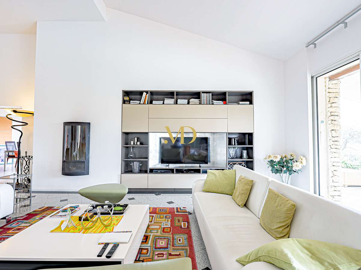House Gordes
