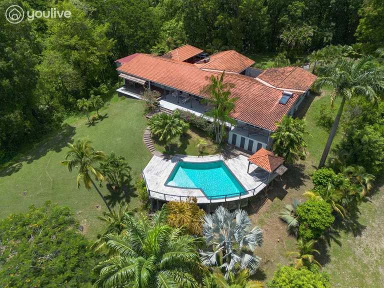 Maison Fort-de-France - 4 chambres - 240m²