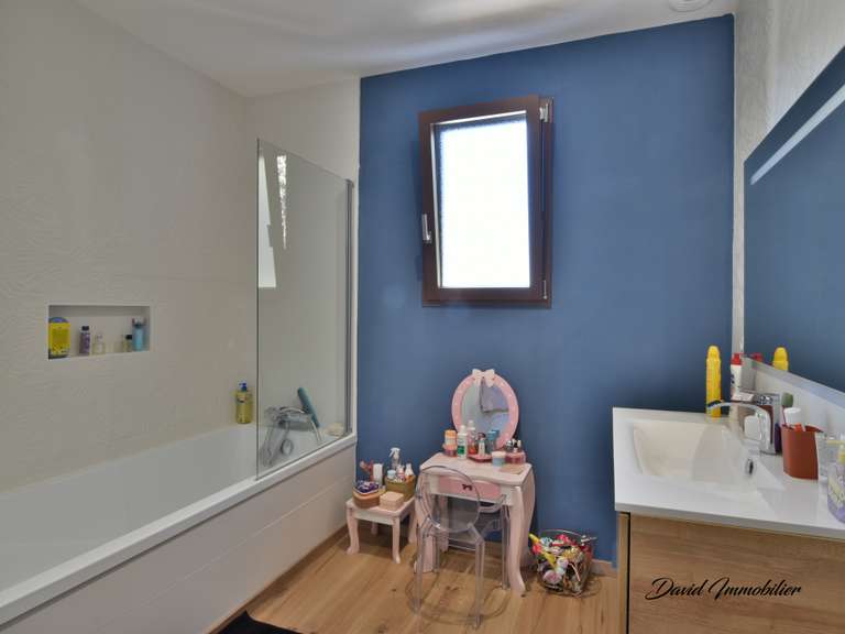 Maison Sainte-Colombe-de-la-Commanderie - 4 chambres - 160m²
