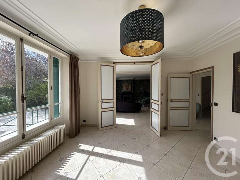 Maison Vulaines-sur-Seine - 8 chambres - 330m²