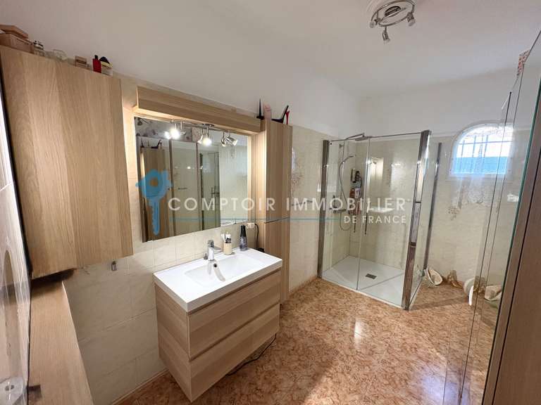 House Juvignac - 4 bedrooms