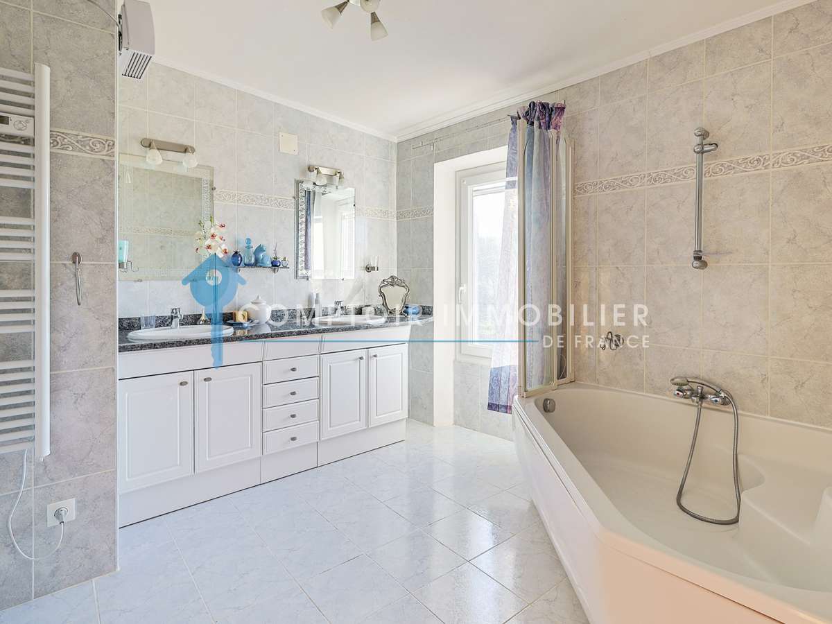 House Saint-Martin-de-Castillon