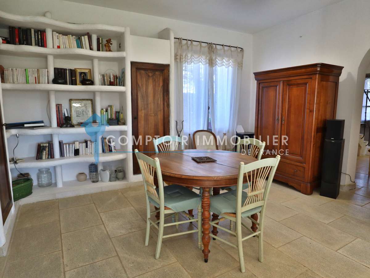 House Gordes
