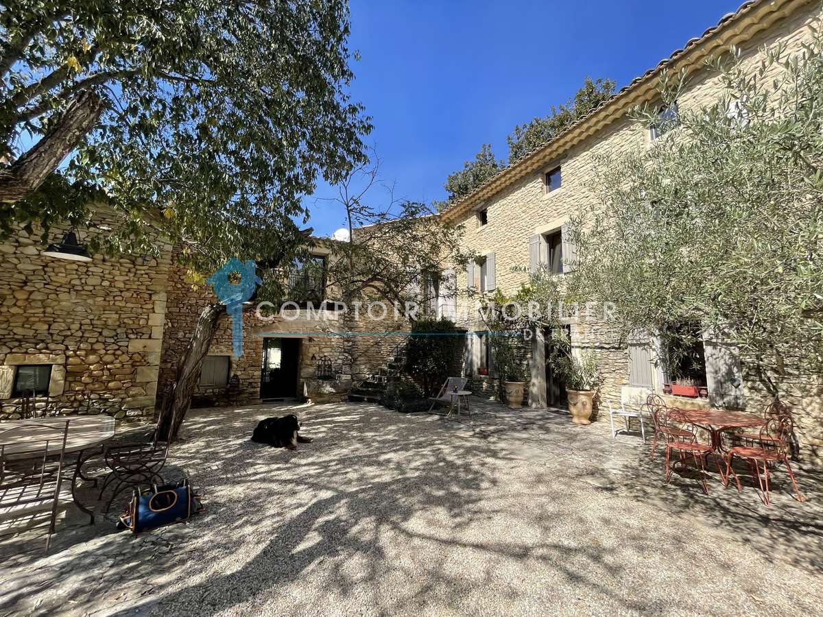 House Gordes