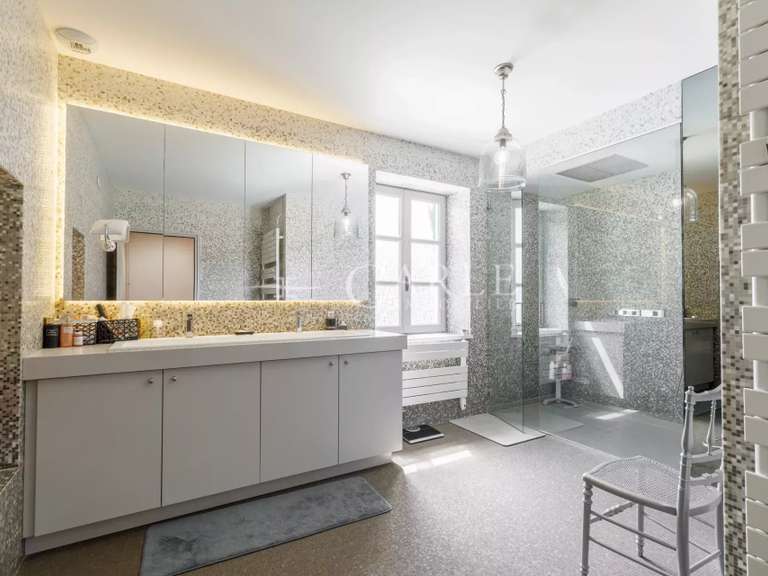Maison Saint-Bonnet-de-Mure - 3 chambres - 286m²