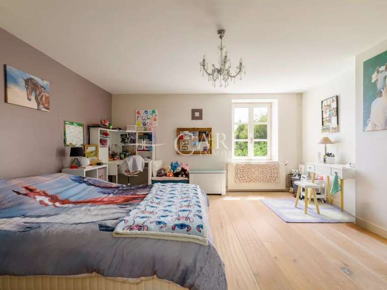Maison Saint-Bonnet-de-Mure - 3 chambres - 286m²