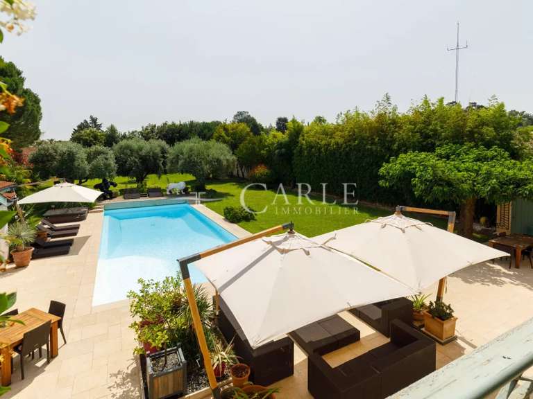 Maison Saint-Bonnet-de-Mure - 3 chambres - 286m²