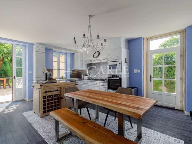 Maison Saint-Bonnet-de-Mure - 3 chambres - 286m²