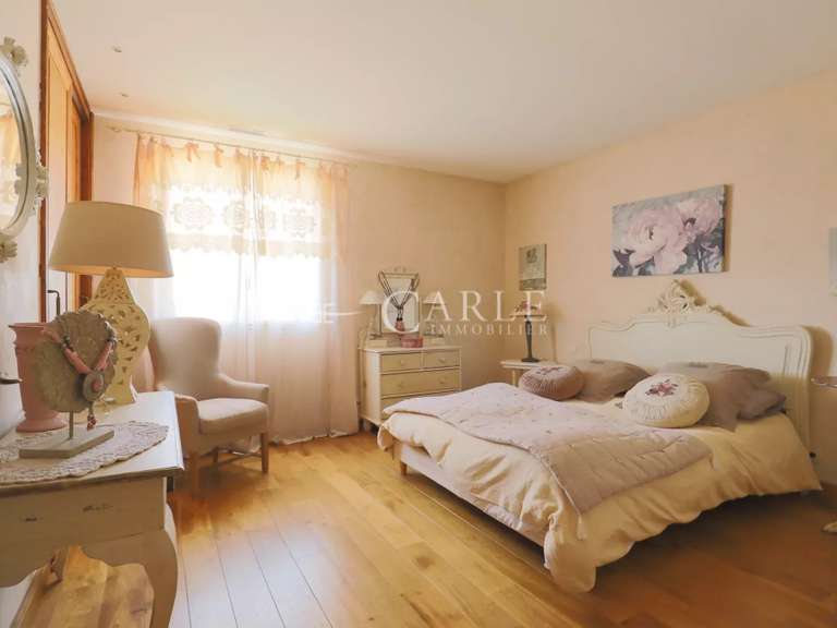 Maison Genas - 4 chambres - 567m²