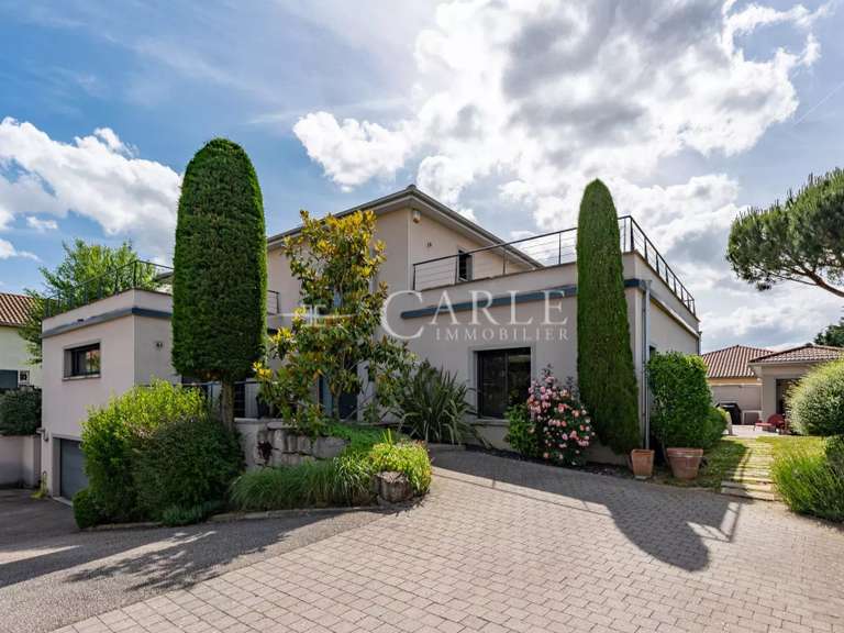 Maison Genas - 5 chambres - 302m²