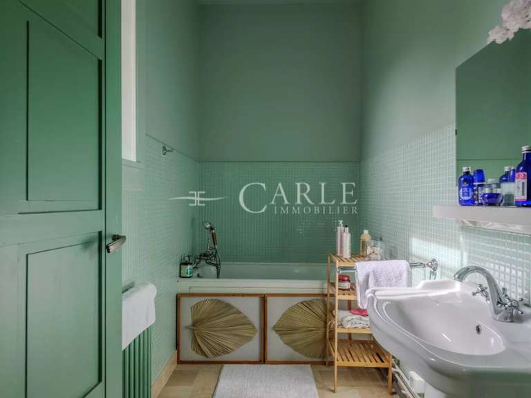 Maison Saint-Jean-de-Niost - 6 chambres - 306m²