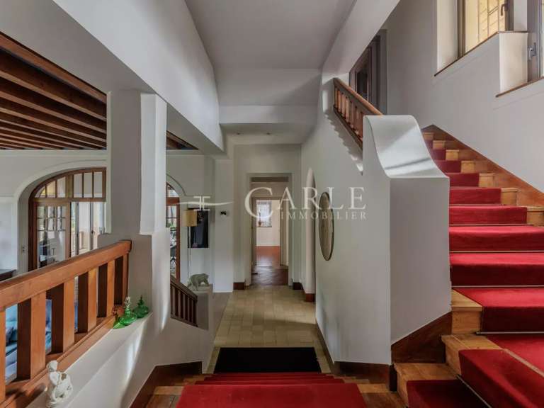 Maison Saint-Jean-de-Niost - 6 chambres - 306m²