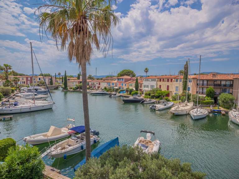 Maison Grimaud - 4 chambres - 83m²