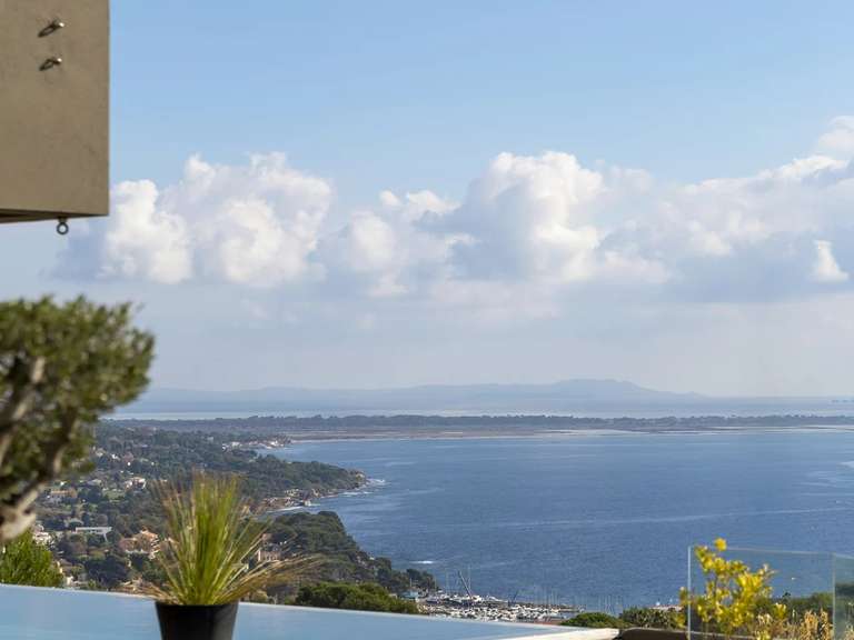Maison Carqueiranne - 5 chambres - 290m²