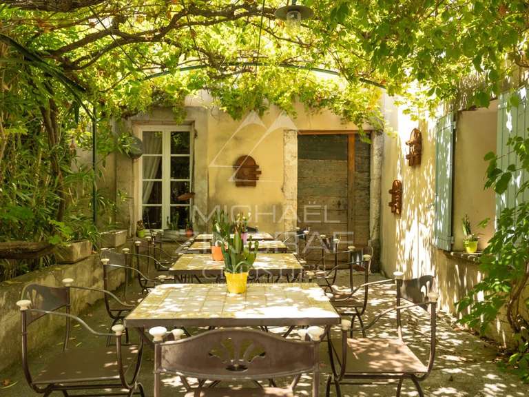 Maison L'Isle-sur-la-Sorgue - 10 chambres - 774m²