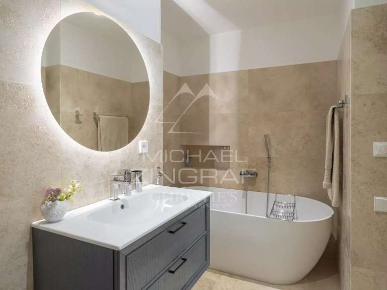 Maison Roquebrune-Cap-Martin - 4 chambres - 253m²