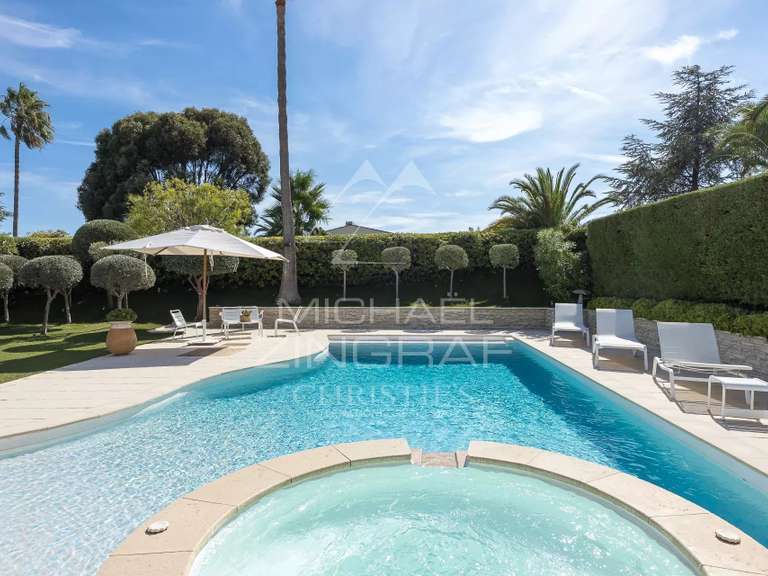 Maison Villeneuve-Loubet - 3 chambres - 127m²