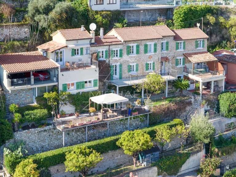Maison Roquebrune-Cap-Martin - 4 chambres - 212m²
