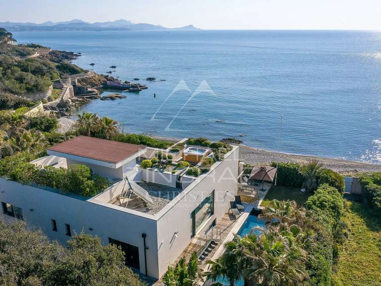 Maison Fréjus - 5 chambres - 238m²