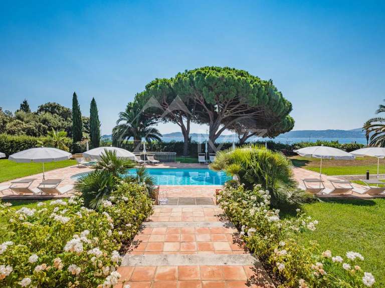 Maison Grimaud - 12 chambres - 614m²