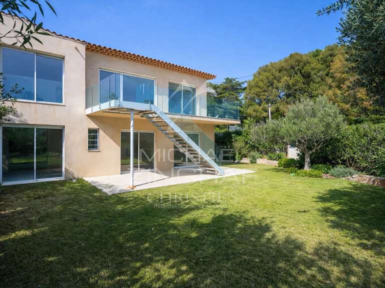 Maison Cavalaire-sur-Mer - 5 chambres - 168m²