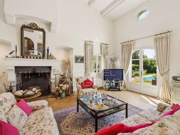 Maison Châteauneuf-Grasse - 6 chambres - 338m²
