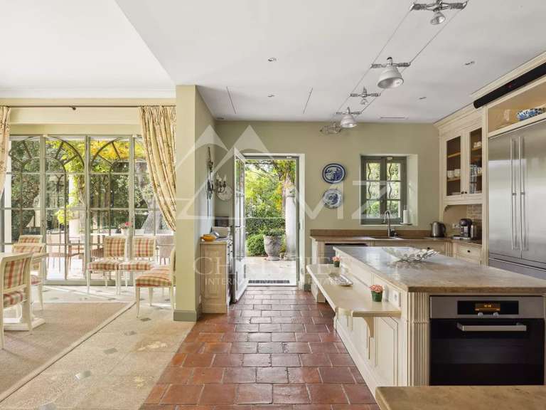 Maison Grasse - 8 chambres - 453m²