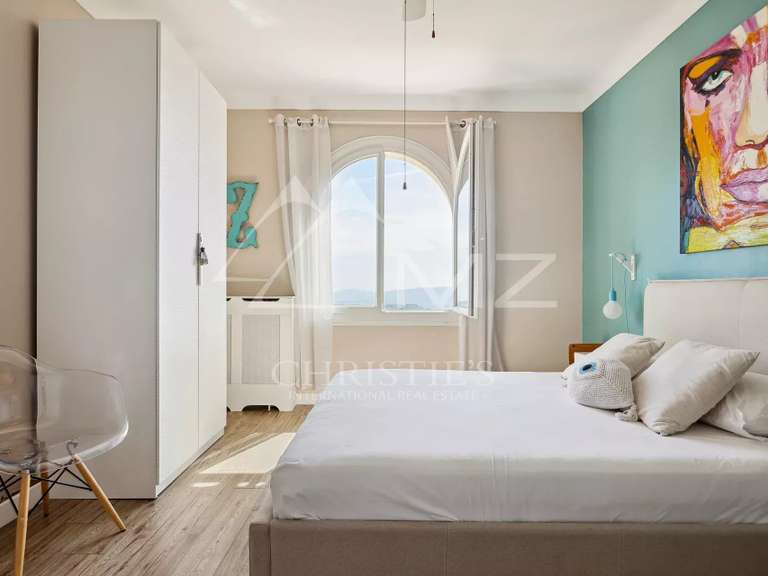 Maison Châteauneuf-Grasse - 5 chambres - 205m²