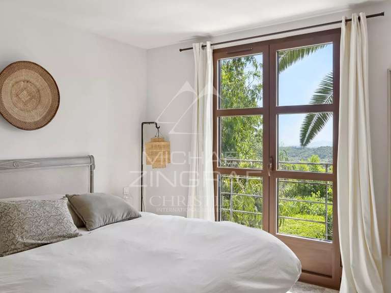 Maison Châteauneuf-Grasse - 5 chambres - 250m²