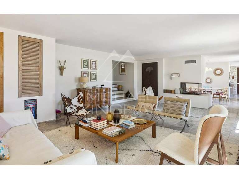 Maison Châteauneuf-Grasse - 5 chambres - 250m²