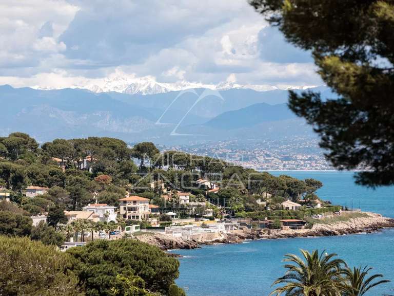 Maison Antibes - 4 chambres - 246m²