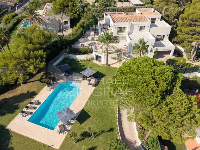Maison Cap-d-antibes - 5 chambres - 350m²