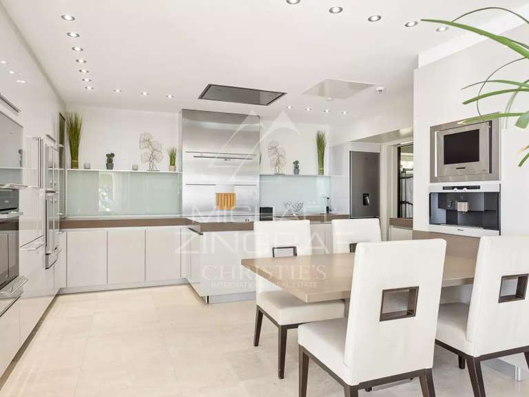 Maison Cap-d-antibes - 5 chambres - 350m²