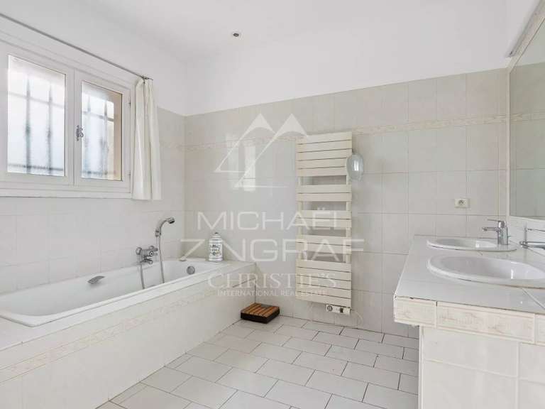 Maison Antibes - 5 chambres - 224m²