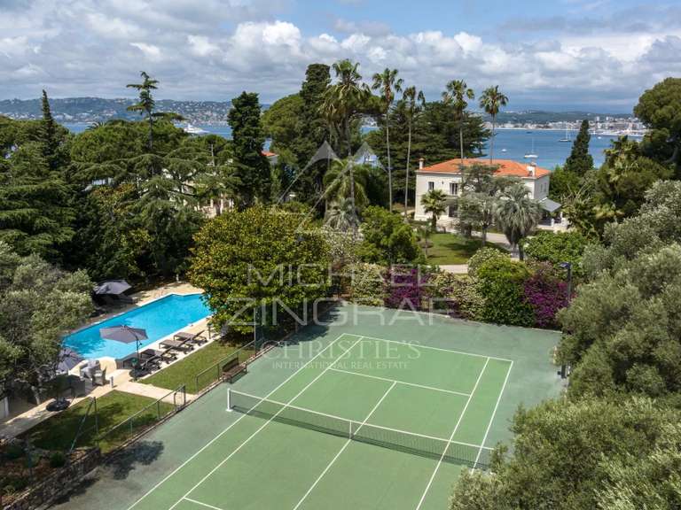 Maison Cap-d-antibes - 10 chambres - 513m²