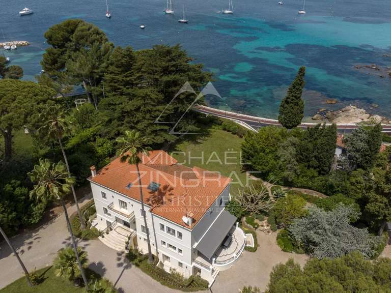 Maison Cap-d-antibes - 10 chambres - 513m²
