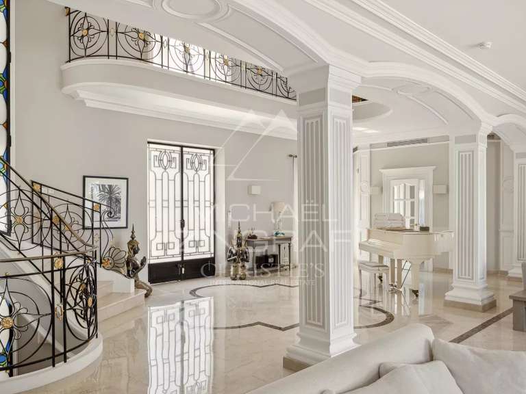 Maison Cap-d-antibes - 10 chambres - 513m²