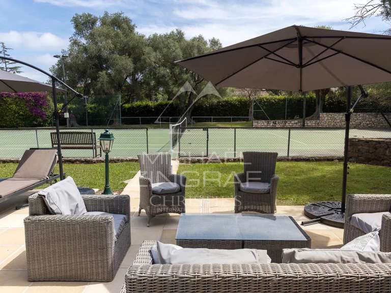 Maison Cap-d-antibes - 10 chambres - 513m²