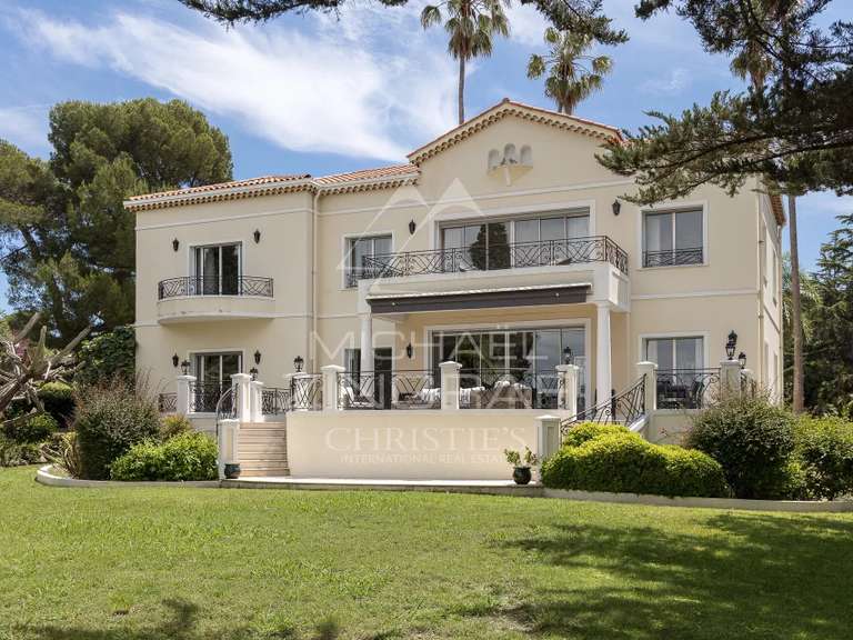 Maison Cap-d-antibes - 10 chambres - 513m²