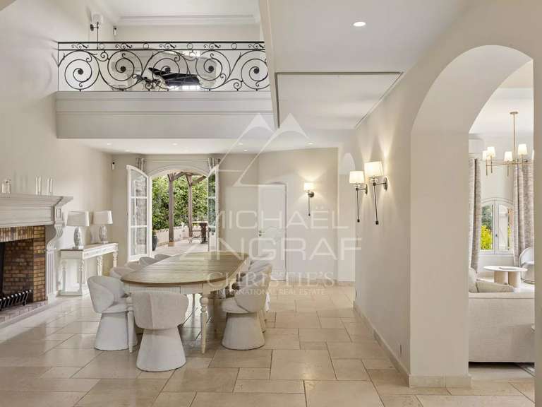 Maison Cap-d-antibes - 6 chambres - 415m²