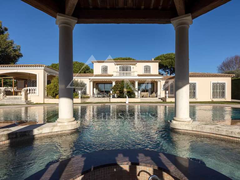 Maison Cap-d-antibes - 5 chambres - 347m²
