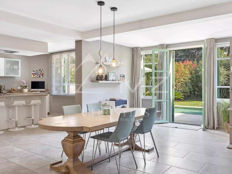 Maison Juan-les-pins - 5 chambres - 202m²