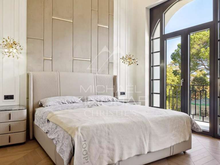 Maison Cap-d-antibes - 6 chambres - 272m²
