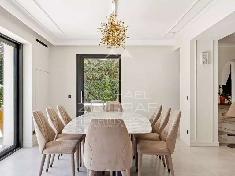 Maison Cap-d-antibes - 6 chambres - 272m²