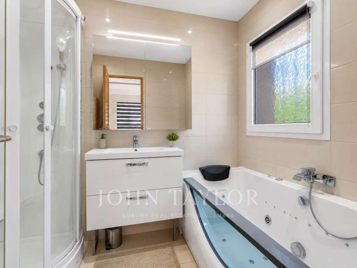 House Saint-Tropez