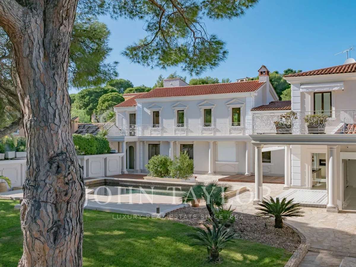 House Saint-Jean-Cap-Ferrat